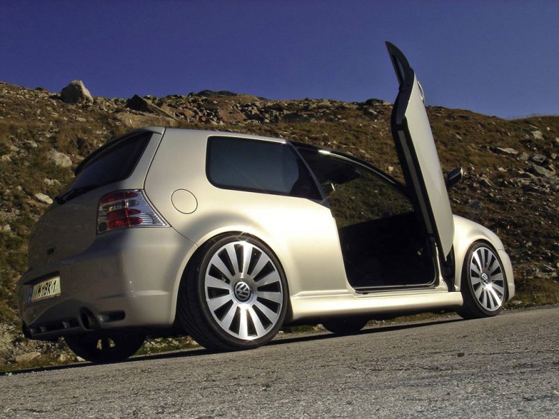 صور رائعة لـ(سيارة Golf GTI) Volkswagen_Techno_Classica_2006_Golf_IV_GTI