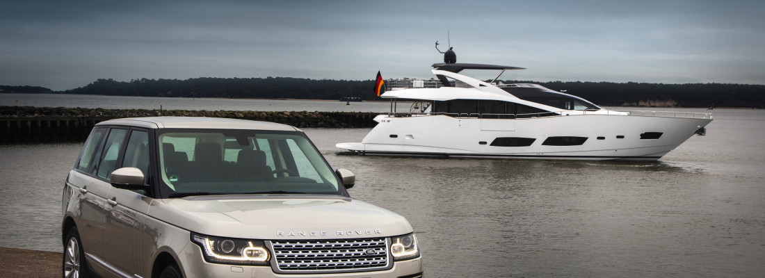 Range Rover Modell 2013 mit Sunseeker auf der Boot
