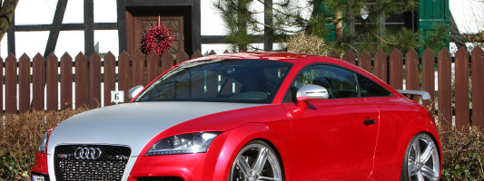 Audi TT RS Folierung in Chrom-Rot vom FolienCenter-NRW