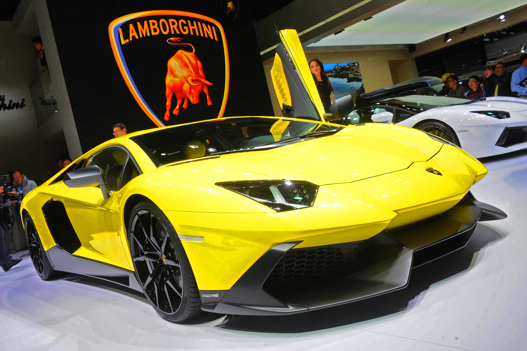 Lamborghini_Aventador_LP_720-4_50_Anniversario_1