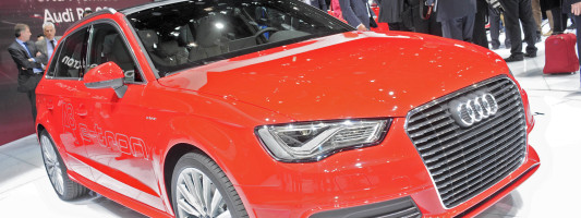 Audi A3 Sportback g-tron und A3 Sportback e-tron: CO₂-neutrale Langstreckenmobilität