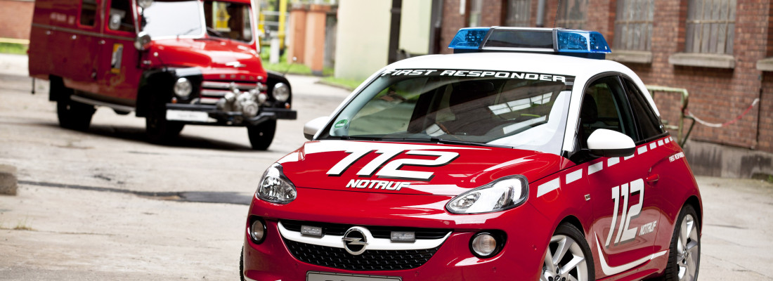 Opel Adam als Feuerwehr-Voraushelferfahrzeug
